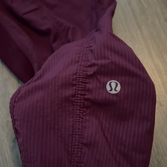 Lululemon women pants. Size 6 - Picture 5 of 8